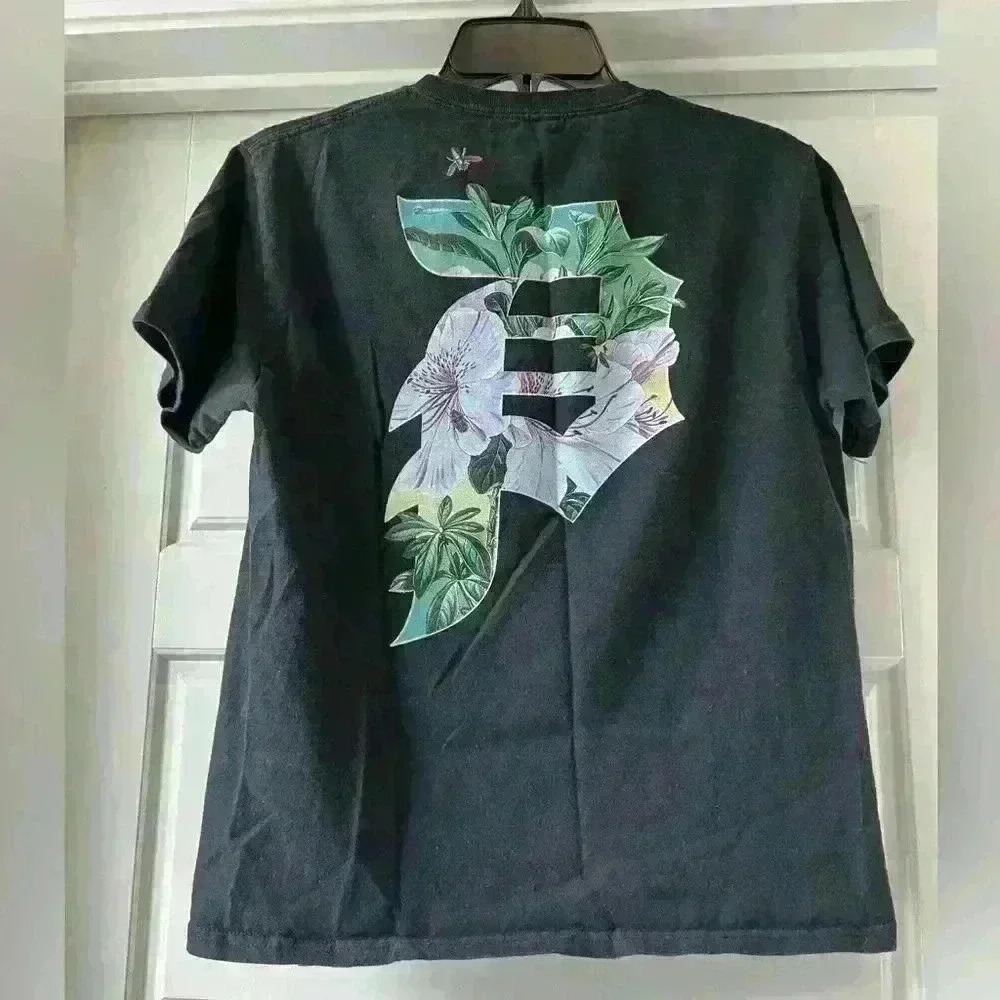 Boy’s primitive t-shirt size large